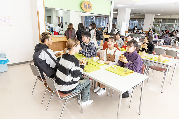 画像: 学生食堂